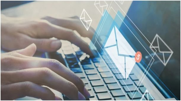 What emails should you actually send as a travel blogger?