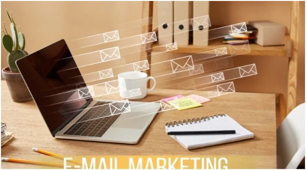 What makes travel blog email marketing emails actually get opened?