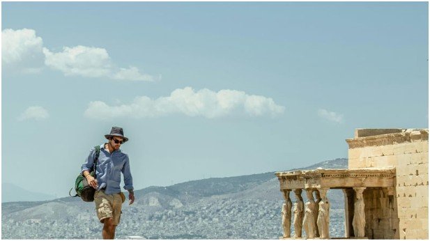 How Do I Stay Consistent With Travel Blogging From Laptop While Moving?