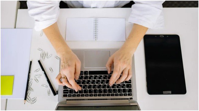 How Do I Choose the Right Domain and Hosting Without Overthinking?